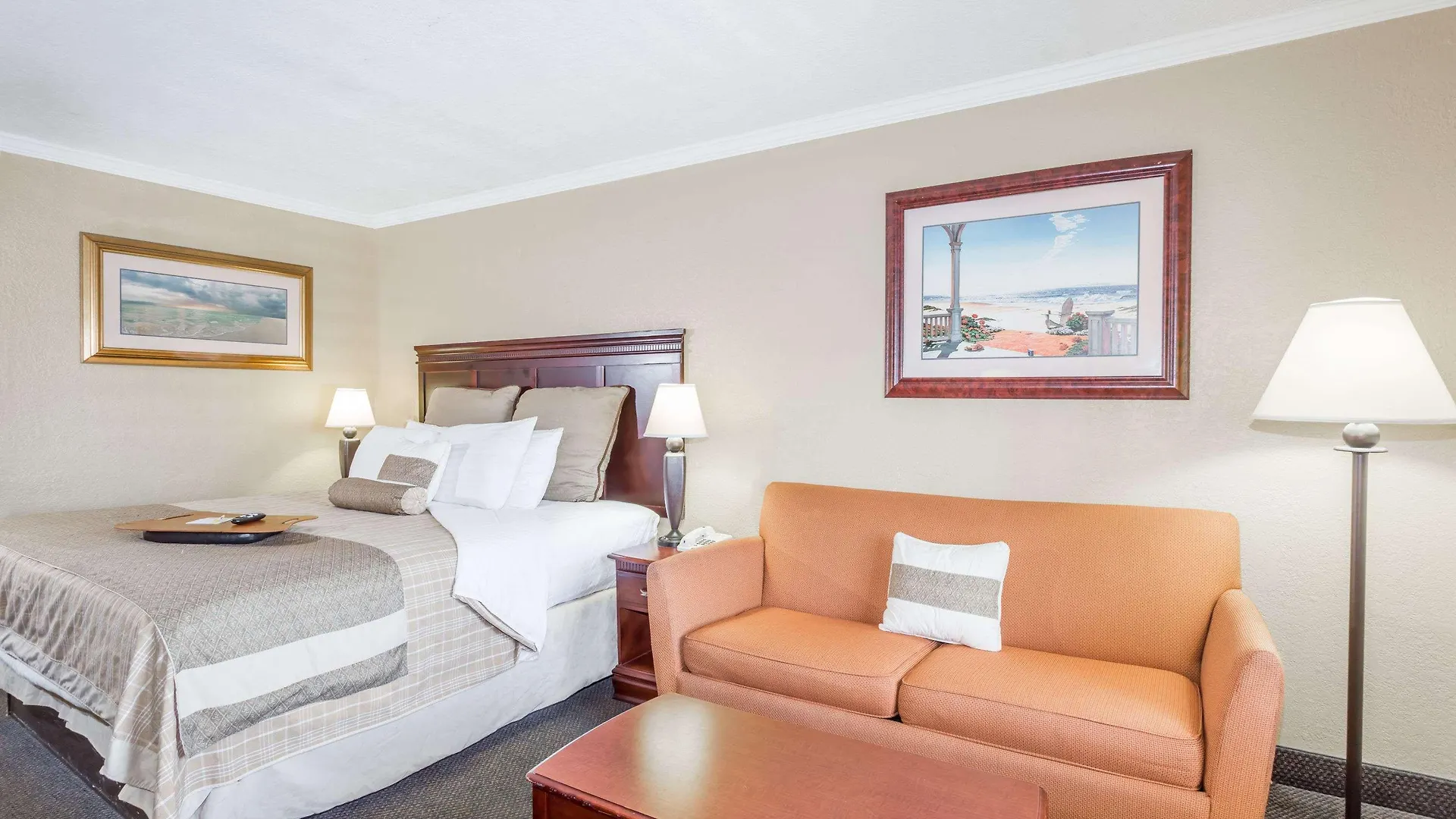 Days Inn By Wyndham Destin Motel