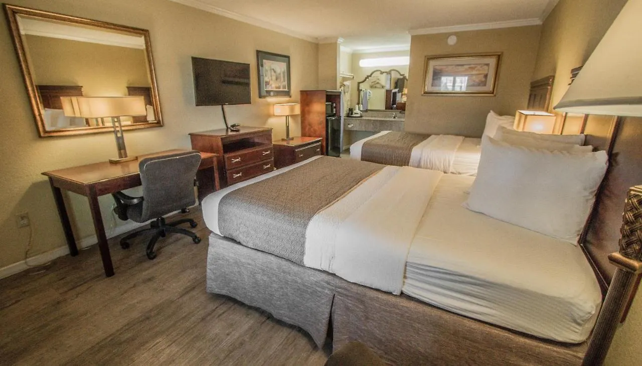 Days Inn By Wyndham Destin